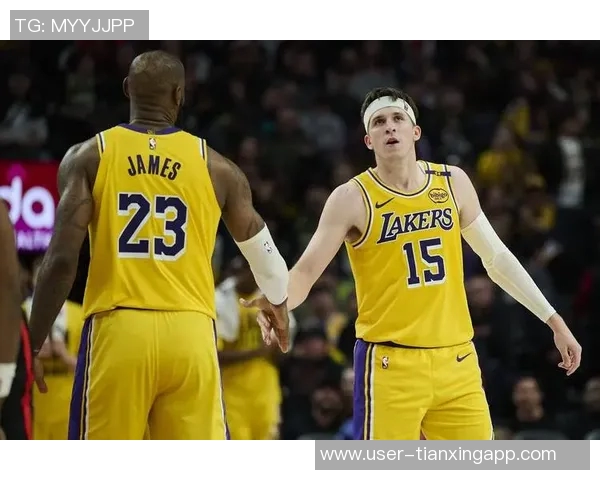 里夫斯赞詹姆斯隔扣表现41岁依然展现惊人实力令人惊叹