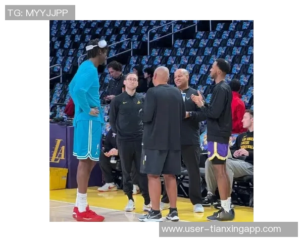 马威回顾对湖人比赛：混乱局面交织我们曾接近胜利的瞬间